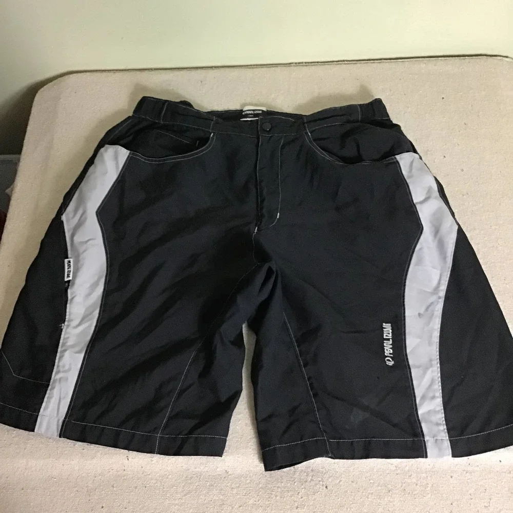 Pearl Izumi Men’s Black Board Shorts Size Large Good Condition (minor …